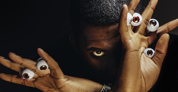 Un loto volante nei cieli di Los Angeles