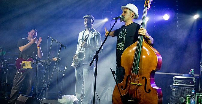 Sguazzando nel brio e nel ritmo