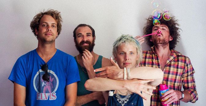 Immersi in un laghetto psichedelico