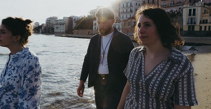 In viaggio lungo le rive del folk